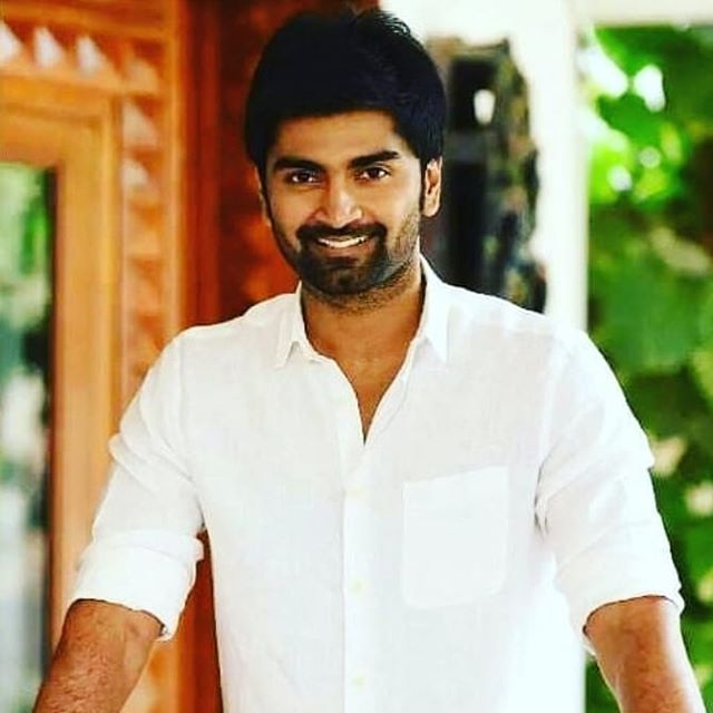 இயக்குனர் கண்ணன் இயக்கும் காதல் கதையில் நடிக்கும் அதர்வா முரளி & அனுபமா பரமேஸ்வரன்