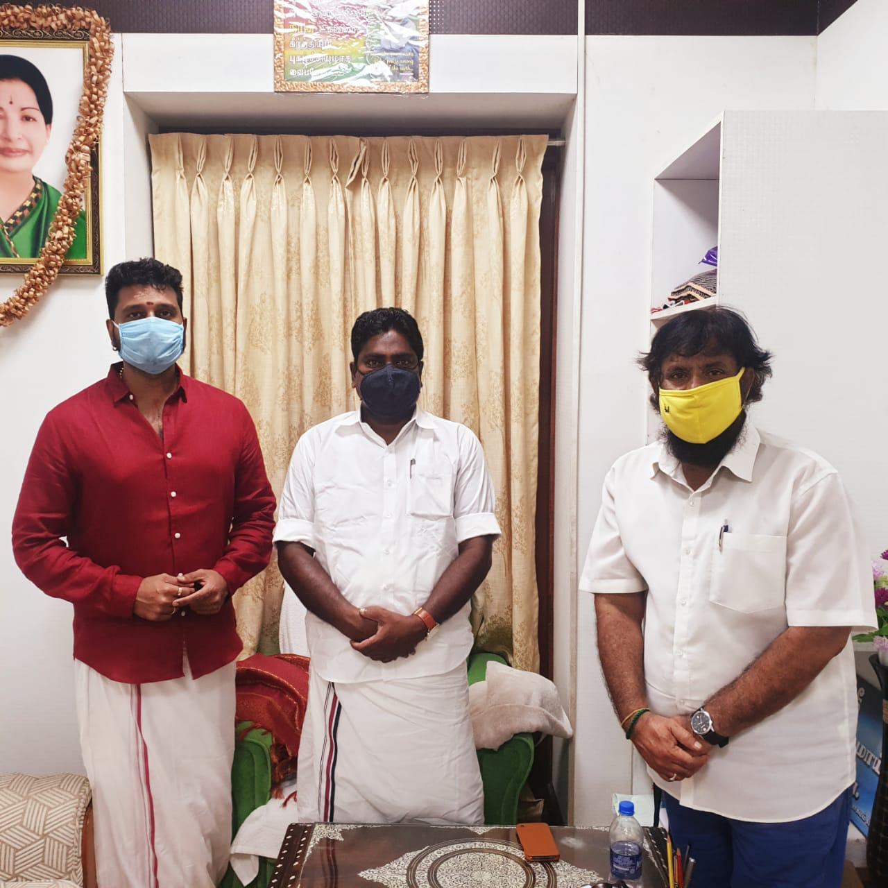 தமிழக ஊரக தொழில்துறை அமைச்சர் பா.பென்ஜமின்-நடிகர் ஜெய்வந்த் சந்திப்பு