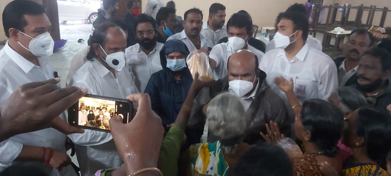 முதலமைச்சர் எடப்பாடி வியந்து பாராட்டிய அமைச்சர் யார் தெரியுமா?