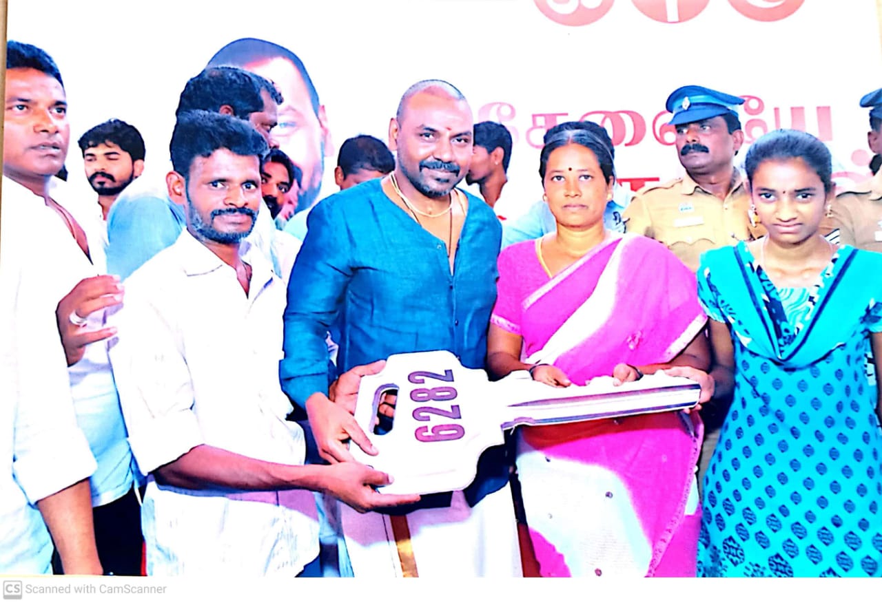 ஜல்லிகட்டு வீரர்களுக்கு “மறைந்த யோகேஸ்வரன்” நினைவாக தங்க காசு !!!