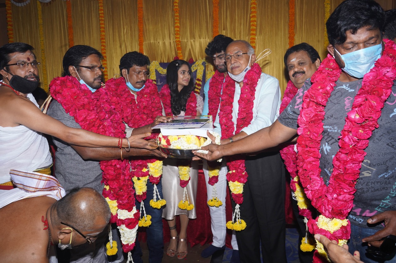 *தமிழில் ரீமேக் ஆகிறது ‘ஆண்ட்ராய்டு குஞ்சப்பன்’: கே.எஸ்.ரவிகுமார் தயாரித்து நடிக்கிறார்*