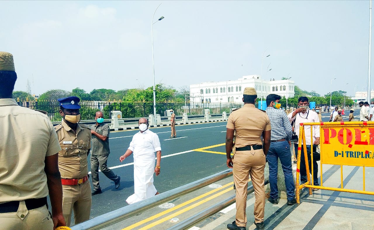 அமைச்சர் செயலால் முதல்வர் நிகழ்ச்சியில் பரபரப்பு..! பதறிப்போன அதிகாரிகள்…