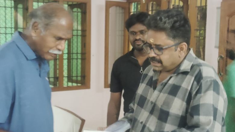 புதுச்சேரி முதலமைச்சரைச் சந்தித்து ‘சினிமாவின் ஆன்மா’ நூலை வழங்கினார் இயக்குநர் சீனு ராமசாமி: