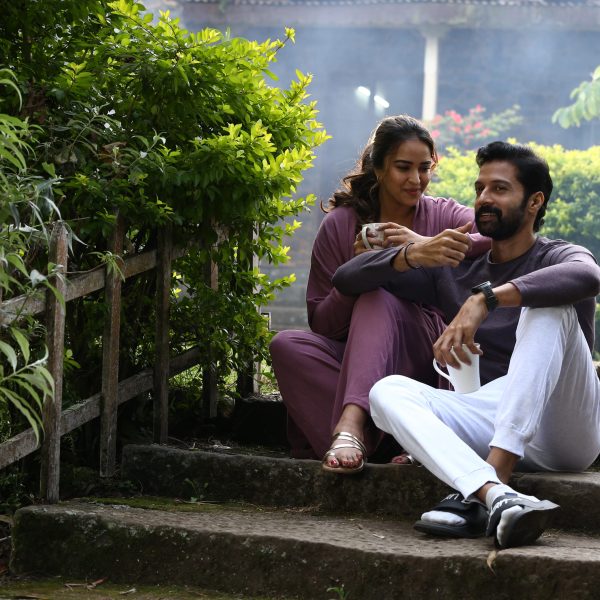 காதலும் த்ரில்லும் கலந்த விறுவிறுப்பான திரைப்படம் ‘சிக்னல் அட் 11.30’!