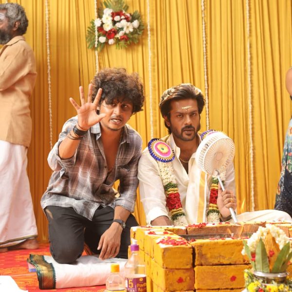 “எனது தயாரிப்பாளர்களை மகிழ்ச்சியடையச் செய்வதே எனது மிகப்பெரிய இலக்கு”…‘மொத ராத்திரி’ படத்தில் இயக்குநராக அறிமுகமாவது குறித்து ராஜா கருப்பசாமி!